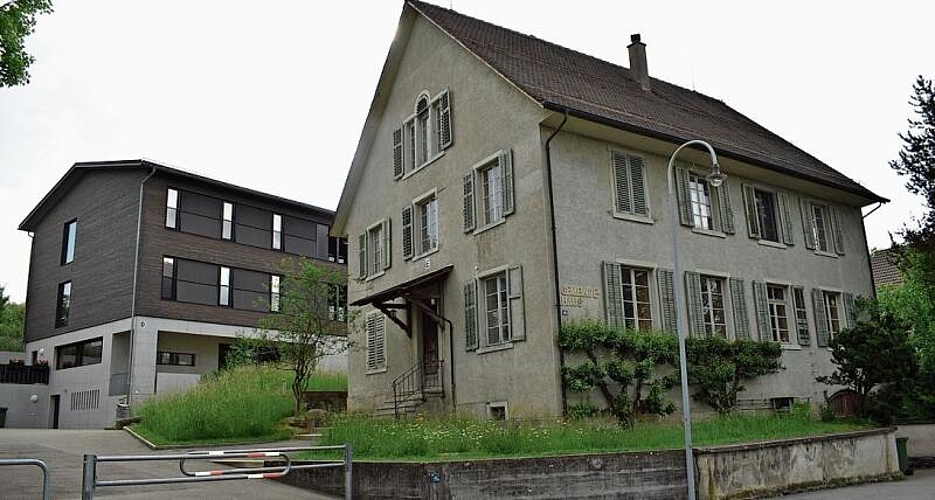 Die fast 200 Jahre alte Liegenschaft bei den Schulhäusern wird aussen saniert.