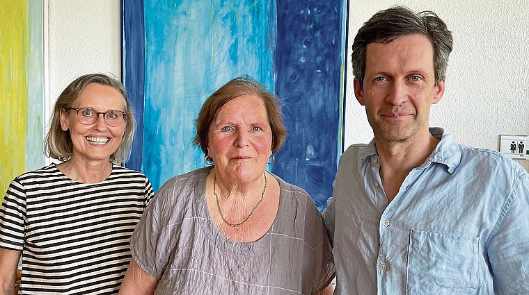 Inge Haid, Rita Ackermann und Professor Veit Mylius (von links) nach dem informativen Vortrag. (Bild Sandra Isabél Claus)