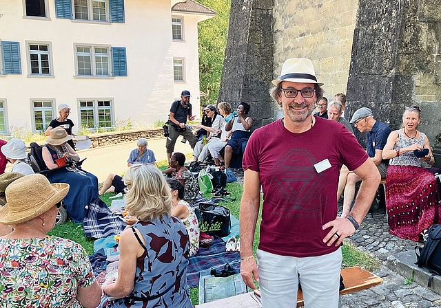 Pfarrer Andreas Nufer freut sich über das rege Treiben auf dem Areal. (Bilder Marianne Voss)