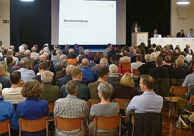Die Gemeindeversammlung Bonstetten war trotz weniger Traktanden gut besucht. (Bild Marcus Weiss)