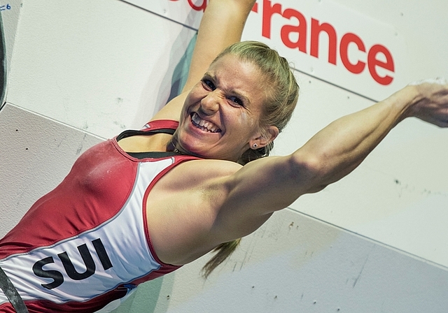 Jubel total: Petra Klingler (Bonstetten) zeigt in Paris ihren besten Wettkampf und wird verdient Boulder-Weltmeisterin. (David Schweizer, SAC)