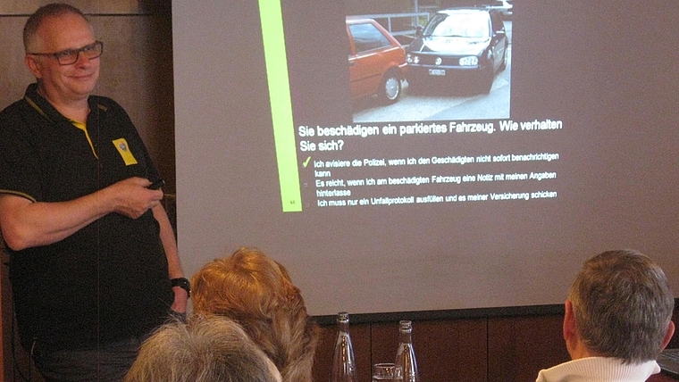Check-up-Kurs in Hausen mit dem Fahrlehrer Matthias Klunker. (Bild Marlise Santiago)