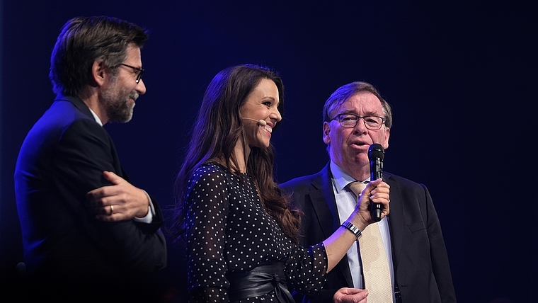 Der trockene Humor von Martin Vollenwyder (rechts) löste nicht nur bei Moderatorin Kiki Maeder und Kispi-Reha-Chefarzt Andreas Meyer-Heim Gelächter aus. <em>(Bild Martin Platter)</em>
