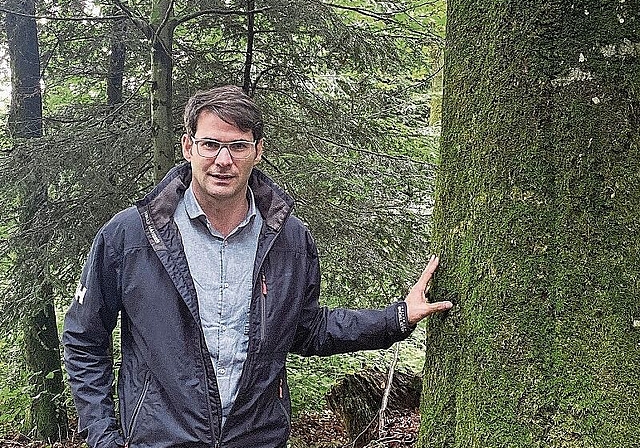 Kreisforstmeister Jürg Altwegg ist für die Planung der Wälder im Bezirk Affoltern verantwortlich. (Bild Marianne Voss)
