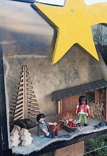 Hl. Playmobil-Familie mit Wildschwein.
