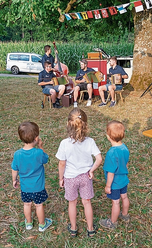 Auch die Kleinsten waren an der 1.-August-Feier in Mettmenstetten begeistert von der Musik Hopfemandli.