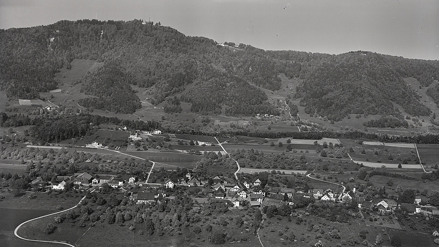 Wettswil war 1954 mit 400 Einwohnern die kleinste Bezirksgemeinde. (Bilder ETH-Bibliothek Zürich)
