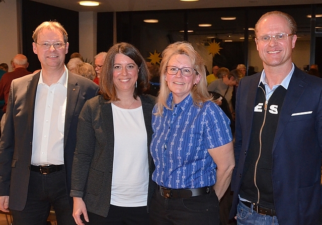 Sie kandidieren für den vakanten Sitz im Stadtrat Affoltern. Von links: Michael Bommel, Claudia Ledermann, Antoinette Frey und Manuel Moser. (Bild Thomas Stöckli)