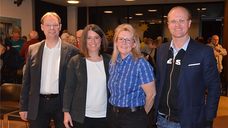 Sie kandidieren für den vakanten Sitz im Stadtrat Affoltern. Von links: Michael Bommel, Claudia Ledermann, Antoinette Frey und Manuel Moser. (Bild Thomas Stöckli)