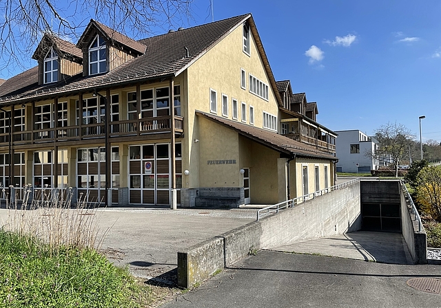 Die Zivilschutzanlage des Mehrzweckgebäudes in Obfelden dient für die nächsten Monate der Unterbringung von Flüchtlingen. (Bild Dominik Stierli)