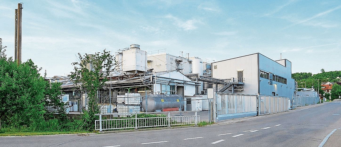 Eine Hitzeinsel in Hedingen nördlich der Arnisstrasse entlang des Bahngleises Richtung Zürich, wo es zeitweise übermässig überwärmt ist. Eine Hitzeinsel in Hedingen nördlich der Arnisstrasse entlang des Bahngleises Richtung Zürich, wo es zeitweise übermässig überwärmt ist.