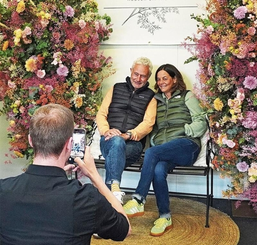 Der floristisch geschmückte Stand des Blumengeschäfts BlumenStil, Hausen, gab Gelegenheit zum romantischen Schnappschuss.