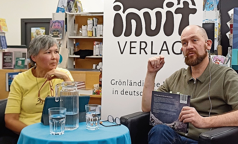 Laali Lyberth, Leiterin des Inuit Verlags und ihr Mann Sven Nieder, Fotograf und Filmemacher. (Bild Regula Zellweger)