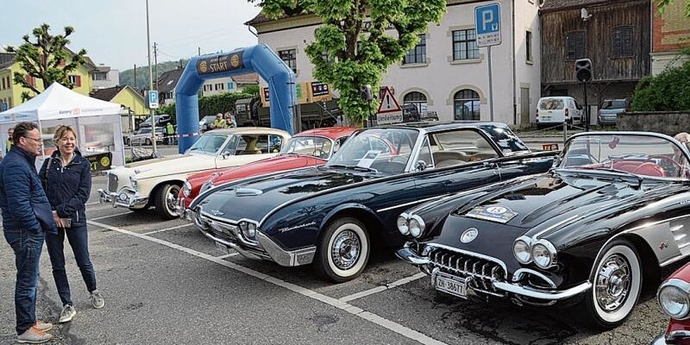 Illustre Reihe: Corvette C1, Thunderbird «Bullet», Jaguar XK 150 und Studebaker.
