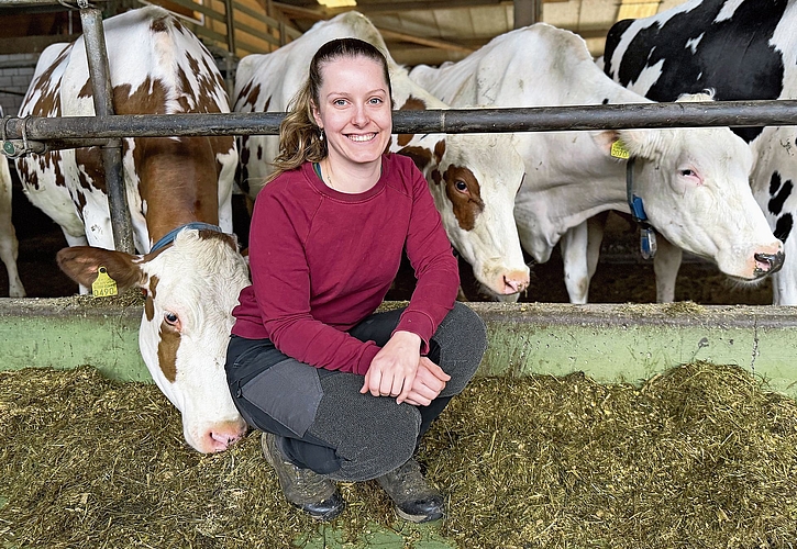 Michaela Baumann bewirtschaftet den Familienbetrieb gemeinsam mit ihrem Vater René in einer sogenannten Generationengemeinschaft. (Bilder Deviprasad Rao) Michaela Baumann bewirtschaftet den Familienbetrieb gemeinsam mit ihrem Vater René in einer sogenannten Generationengemeinschaft. (Bilder Deviprasad Rao)
