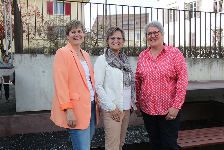 Die frisch gewählten Mitglieder der Schulpflege des Schulzweckverbands Bezirk Affoltern: Gabriela Nüesch (bisher), Francesca Brignoli Lutz (Präsidentin, bisher) und Claudia Frick (neu). (Bild Florian Hofer)