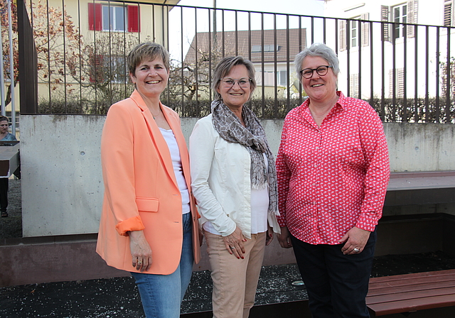 Die frisch gewählten Mitglieder der Schulpflege des Schulzweckverbands Bezirk Affoltern: Gabriela Nüesch (bisher), Francesca Brignoli Lutz (Präsidentin, bisher) und Claudia Frick (neu). (Bild Florian Hofer)