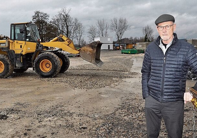 Hofft bei Sanierungsart und Kosten für das über 8000 Quadratmeter grosse Areal «Im Spitzenstein» in Affoltern auf baldige Klarheit: Grundstückbesitzer Kurt Schneebeli. (Bild Werner Schneiter)