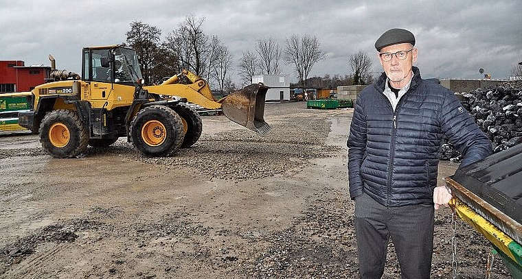 Hofft bei Sanierungsart und Kosten für das über 8000 Quadratmeter grosse Areal «Im Spitzenstein» in Affoltern auf baldige Klarheit: Grundstückbesitzer Kurt Schneebeli. (Bild Werner Schneiter)
