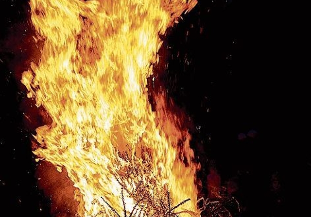 Die Flammen züngeln gen Himmel...