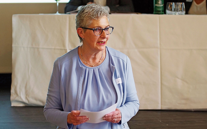 Mettmenstettens Gemeindepräsidentin Vreni Spinner pries als ehemalige Wirtin das «Weisse Rössli» als «wichtigen Treffpunkt im Ort» an. (Bilder Daniel Koch)