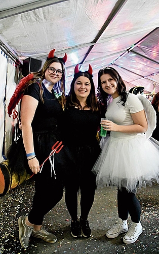 Zwei Teufelchen und ein Engelchen.