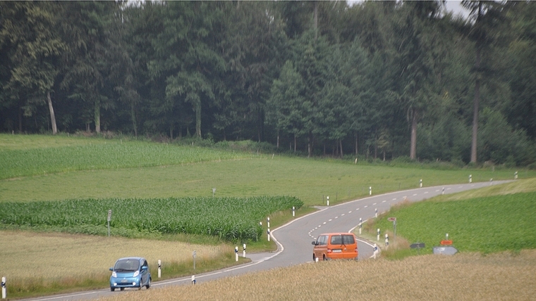 Das kantonale Tiefbauamt will diesen Sommer mit der Sanierung der Tambrigstrasse zwischen Maschwanden und Obfelden beginnen. <em>(Bild Werner Schneiter)</em>