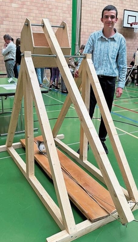 Für die Abschlussarbeit von Lukas Blaser entstand ein Katapult.