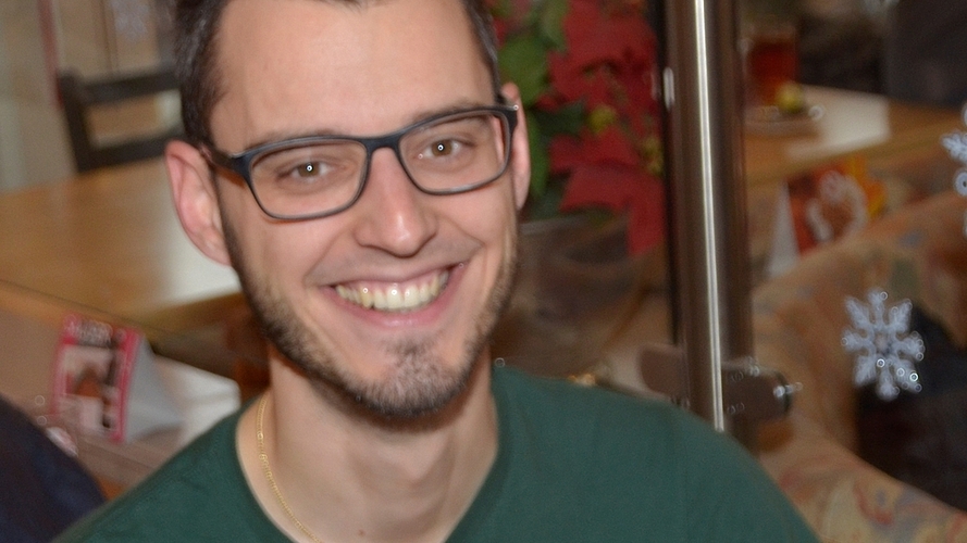 Philippe Morier, Softwareingenieur, Affoltern: Ich habe mir fest vorgenommen mit meiner Freundin mehr Wanderungen in der Schweiz zu unternehmen. Die Rückkehr in die Schweiz nach meinem beruflich bedingten zweijährigen Auslandaufenthalt war mein sch Philippe Morier, Softwareingenieur, Affoltern: Ich habe mir fest vorgenommen mit meiner Freundin mehr Wanderungen in der Schweiz zu unternehmen. Die Rückkehr in die Schweiz nach meinem beruflich bedingten zweijährigen Auslandaufenthalt war mein schönstes Erlebnis. Weiterhin ein guter Zusammenhalt mit meiner Familie und mit Freunden und eine allgemeine Zufriedenheit sind meine grössten Wünsche. Den kanadischen Schauspieler Keanu Reeves zu treffen wäre natürlich superlässig.
