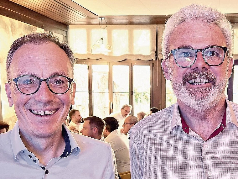 ZKB-Immobilienexperte Jörn Schellenberg (links), im «Central» willkommen geheissen von Thomas Naef, Präsident des Arbeitgeberverbandes. (Bild -ter.)