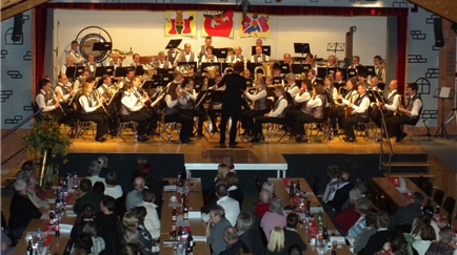 Glanzvolle Auftritte des Musikvereins Hausen im Gemeindesaal. (Bilder Marianne Voss)
