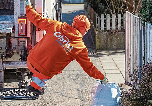Wer in Affoltern den Müll einsammelt, soll das bitte leise machen, finden mehrere Einwohnerinnen und Einwohner. (Symbolbild Mathias Förster / CH Media)