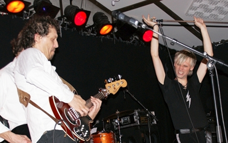 «Flash»: Bassist Roland Bauch (links) und Sänger Markus Engelstädter.
«Flash»: Bassist Roland Bauch (links) und Sänger Markus Engelstädter.