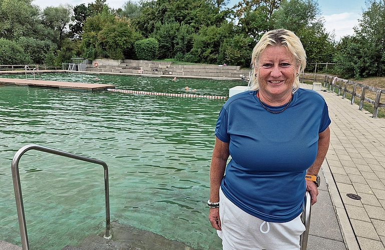 Ursula Wittwer, Präsidentin der IG Maschwanden, ist auch als Badewache tätig. Sie hofft nun auf das Crowdfunding. (Bild Werner Schneiter)