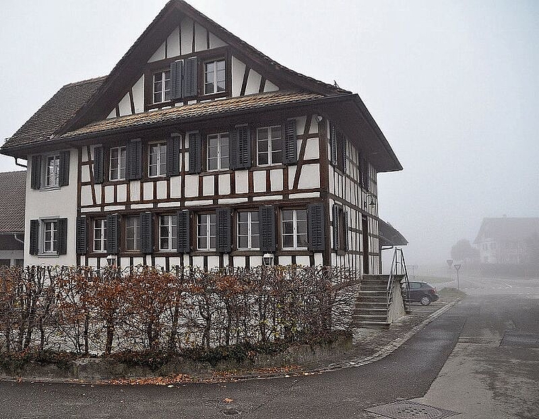 Das ehemalige Gasthaus Pöschtli ist als Einfamilienhaus vermietet. Das Gebäude wird nicht umgenutzt, aber saniert. Für dieses Teilprojekt werden keine Mittel aus dem Lotteriefonds beansprucht. (Archivbild Werner Schneiter)