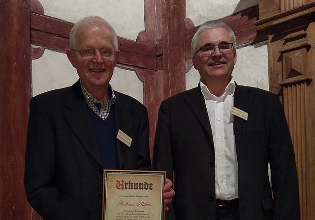 Andreas Müller (links) als scheidender und Gerhard Gysel (rechts) als neuer Präsident des Vereins Kloster Kappel. (Bild zvg.)