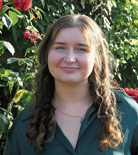 Sandra Nikolic liebt Bücher, Sprachen und Literatur. Gern würde sie in Zukunft im Buchhandel, in einer Bibliothek oder einem Verlag arbeiten – und studieren.