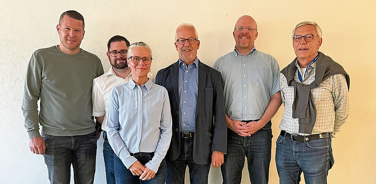 Von links nach rechts: Roman Ackermann (neu), Andreas Zbinden (neu), Priska Dosch (Präsidentin neu), Ruedi Fornaro (Präsident abtretend), Renzo Küttel (bisher), Markus Meier (abtretend), Hans Hanselmann (abtretend), nicht auf Bild Roland Buchmann 