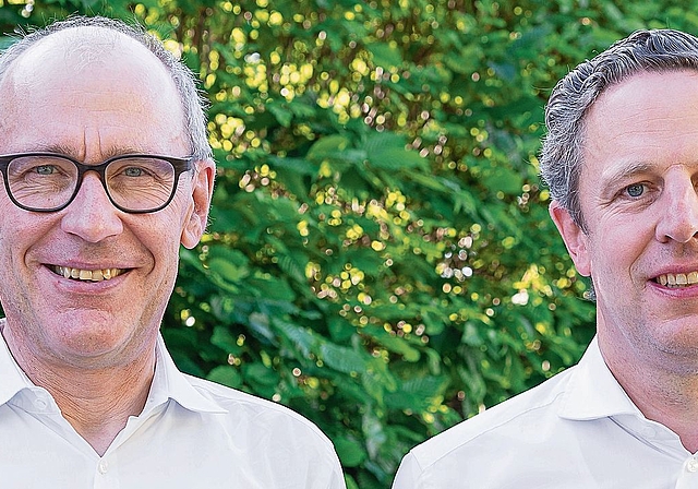 «Für viele ist der Wohlstand zum Normalfall geworden, sie wissen nicht, was eine wirkliche Krise ist»: Swissmem-Vizedirektor Jean-Philippe Kohl (links) mit Matthias Doppler, Vorstandsmitglied der FDP Hedingen. (Bild Daniel Vaia)