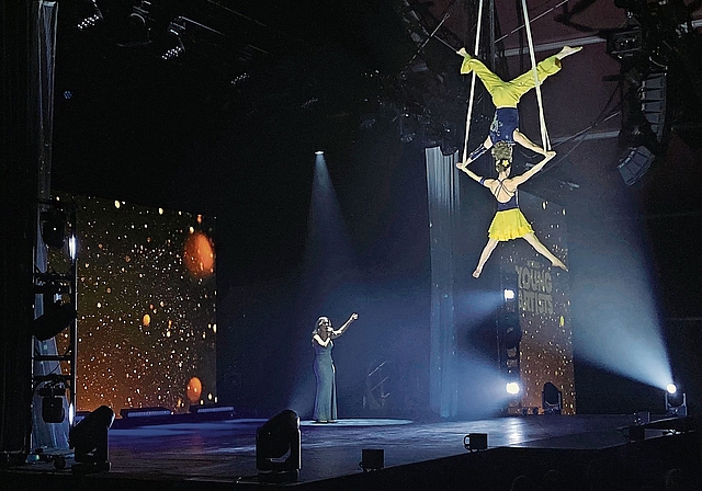 Tamara Pérez, Yael und Cedric Haldimann bei der Performance in Bern. (Bilder Selina Brodmann)