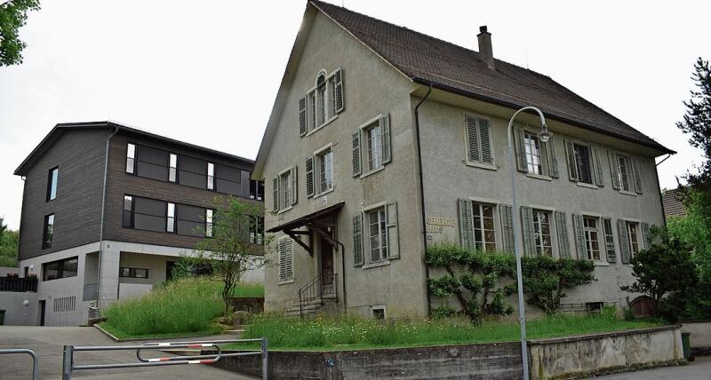Die fast 200 Jahre alte Liegenschaft bei den Schulhäusern wird aussen saniert.