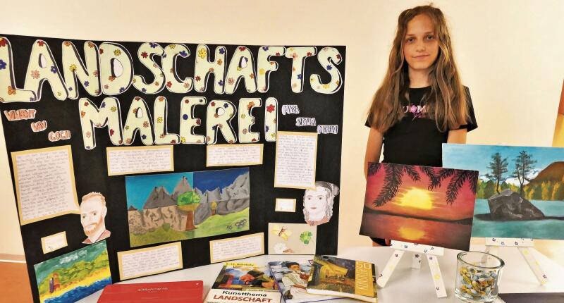 Sie hat für ihre Malerei verschiedene Künstler studiert.
