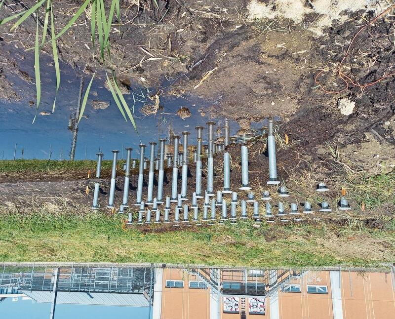 Auf diesen Metallträgern entsteht in den kommenden Wochen eine überdeckte Aussichtsplattform aus Holz. (Bilder zvg)