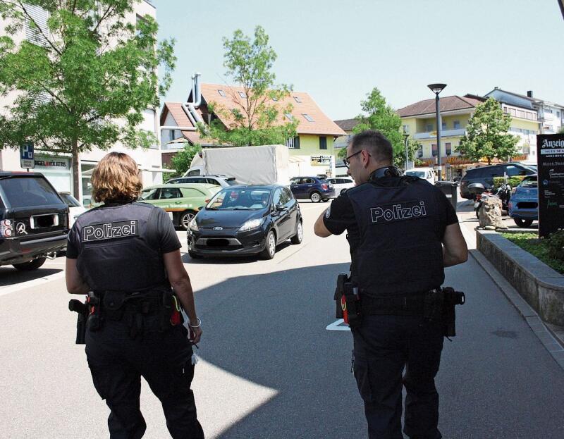 Auf Patrouille an der Oberen Bahnhofstrasse in Affoltern. (Bild zvg)