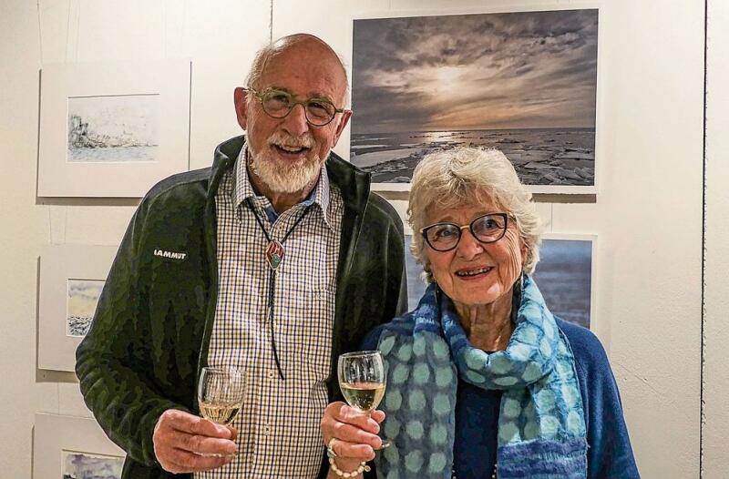 Urs Glenck, Fotografie, und Elisabeth Glenck, Aquarelle, erzählen von ihrer erlebnisreichen Reise nach Spitzbergen.