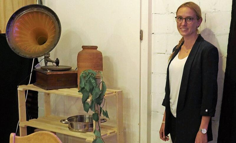 Seraina Sommer präsentiert sich in Kleidern, die am 25. Oktober eingetauscht werden können. (Bilder Regula Zellweger)