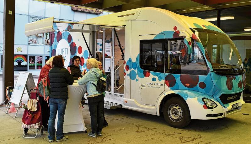 Im Luftibus konnte man nach einem kurzen Test mehr über seine Lungenwerte erfahren.