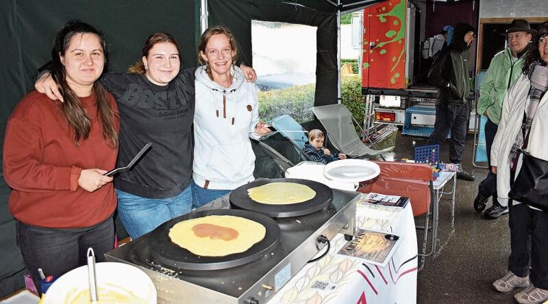 Gute Stimmung am Crêpe-Stand von «Jugend Plus».