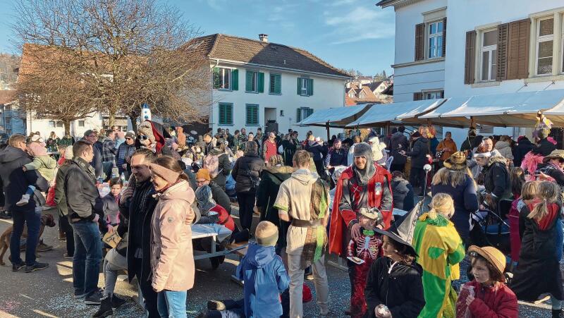 Die Familienfasnacht in Bonstetten lockte die Gäste in Scharen an.