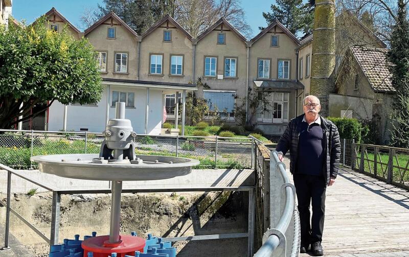 «Turbinen-Hans» Fässler verlässt die (Kanal-)Brücke nach 30 Jahren. (Bild Christine Häusermann)